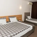 Hotel Central Ξενοδοχείο 3*