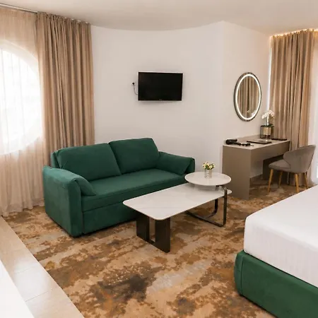 فندق Hotel Central 3*