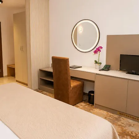 Hotel Central Hotel 3*