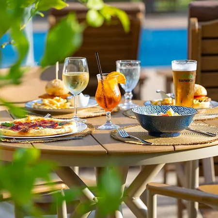 فندق Hotel Central 3*