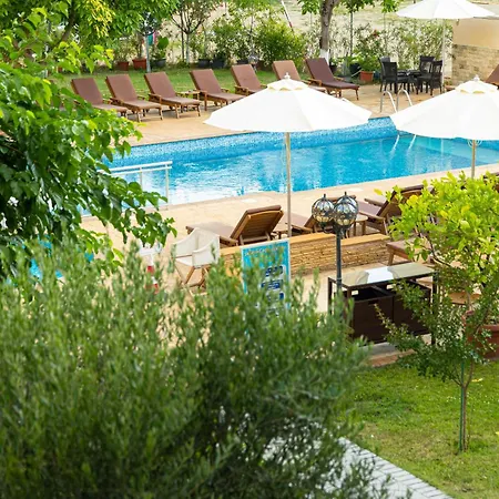 فندق Hotel Central 3*