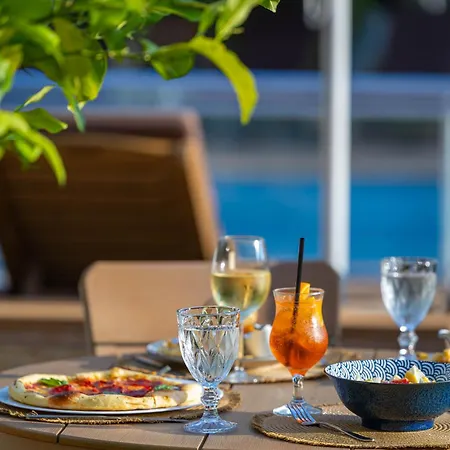 Hotel Central فندق ساني بيتش