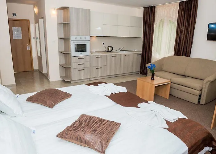 Hotel Central 3* サニービーチ